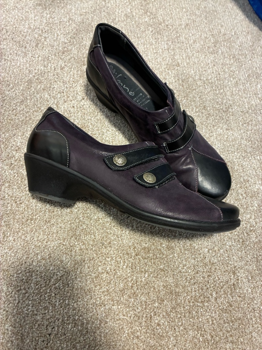 Comfortable Slip-On/velcro Women's low Heeled Loafers in Purple/Black size 41